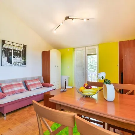 Family-friendly With Swimming Pool - 18098 זאדאר