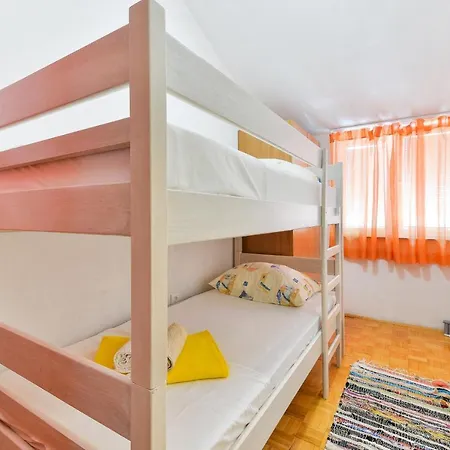 Family-friendly With Swimming Pool - 18098 شقة