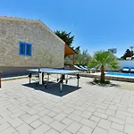 Family-friendly With Swimming Pool - 18098 자다르