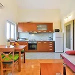 Family-friendly With Swimming Pool - 18098