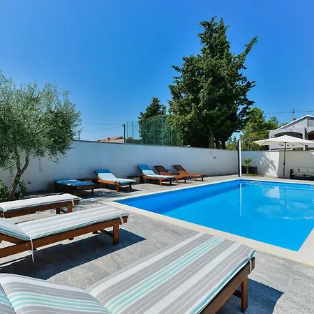 Family-friendly With Swimming Pool - 18098 Apartament Zadar