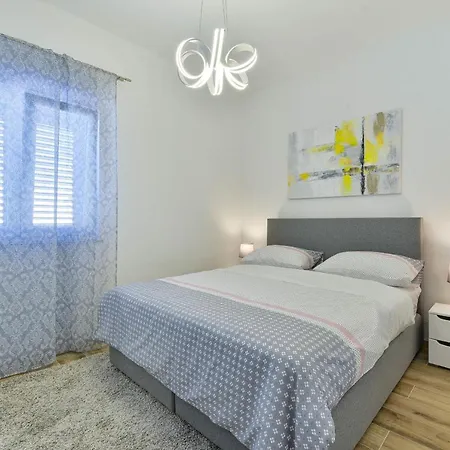 Family-friendly With Swimming Pool - 18098 דירה