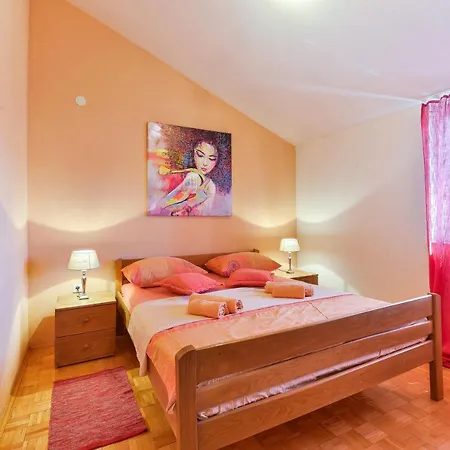 Apartment Family Friendly With A Swimming Pool - 18098 Zadar